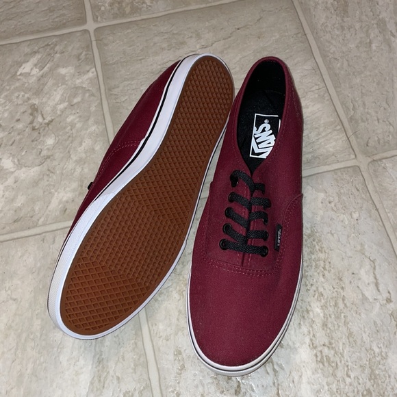Brand new vans - Picture 2 of 5